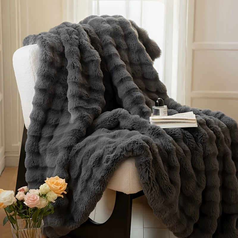 Cosycombe™ Milk Fleece Throw with a Faux Rabbit Fur Feel