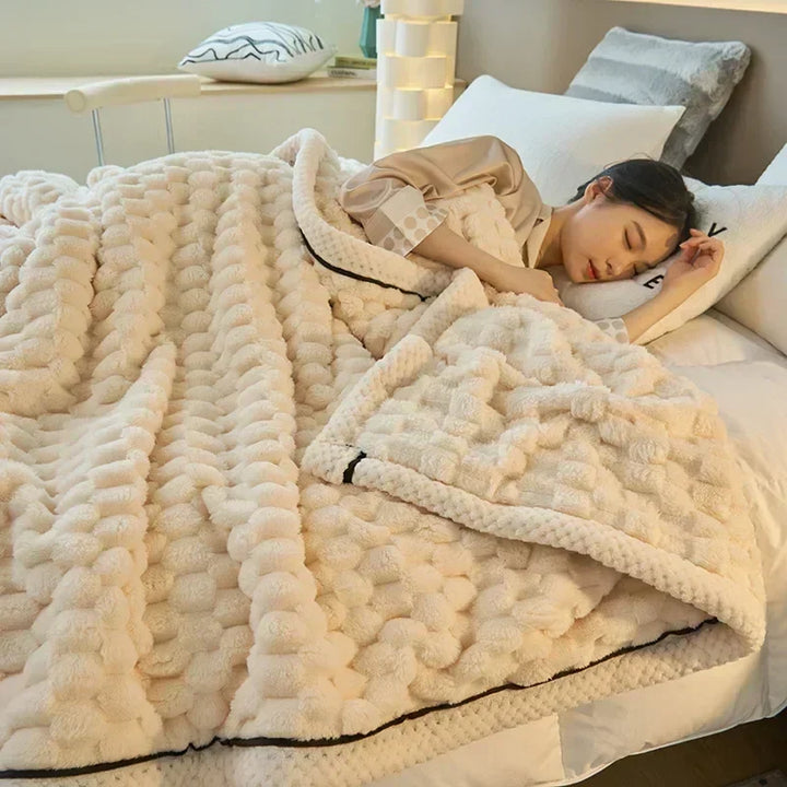 Cosycombe™ Thick Coral Fleece Blanket, Velvety Soft for Bed and Sofa