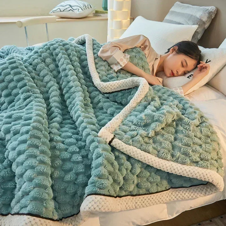 Cosycombe™ Thick Coral Fleece Blanket, Velvety Soft for Bed and Sofa