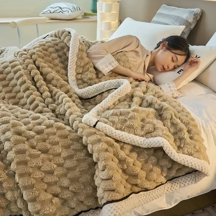 Cosycombe™ Thick Coral Fleece Blanket, Velvety Soft for Bed and Sofa