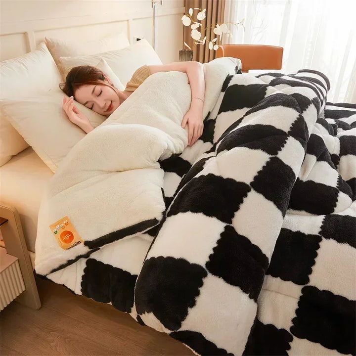 Cosycombe™ Quilted Plaid Weighted Blanket for Warm Winter Nights