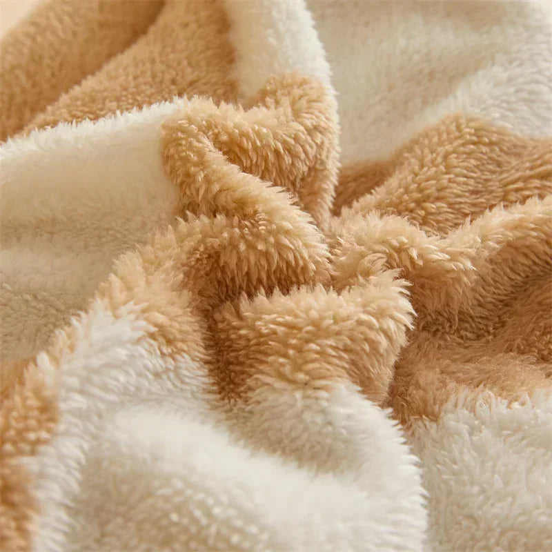 Cosycombe™ Quilted Plaid Weighted Blanket for Warm Winter Nights