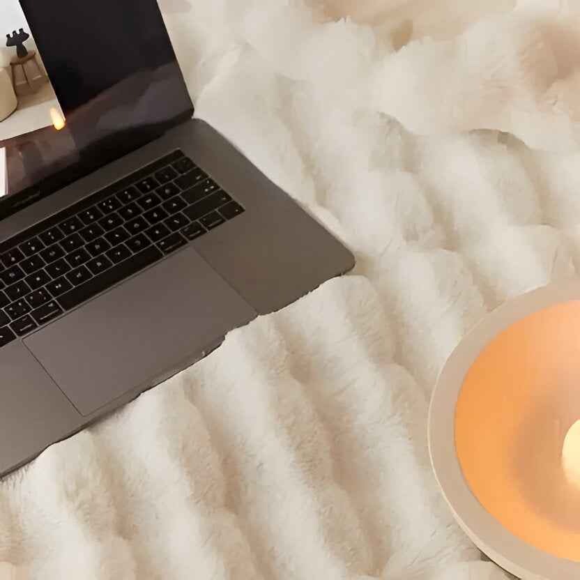 Cosycombe™ Soft Plush All-Season Blanket with Minimal Elegant Design