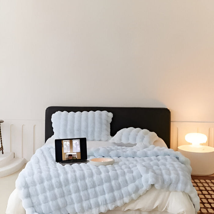 Cosycombe™ Soft Plush All-Season Blanket with Minimal Elegant Design