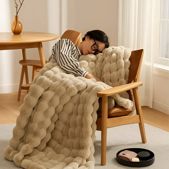 Cosycombe™ Soft Plush All-Season Blanket with Minimal Elegant Design