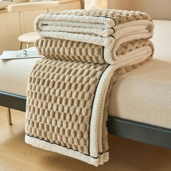 Cosycombe™ Bubble Textured Cloud Blanket, Plush and Airy Cosy Throw