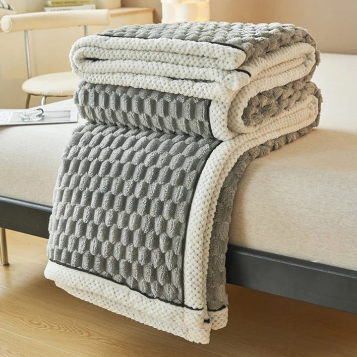 Cosycombe™ Bubble Textured Cloud Blanket, Plush and Airy Cosy Throw