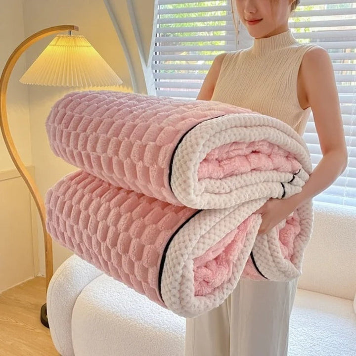 Cosycombe™ Bubble Textured Cloud Blanket, Plush and Airy Cosy Throw