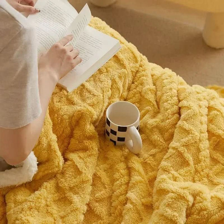 Cosycombe™ Reversible Winter Blanket, Warm and Modern Two-Sided Throw