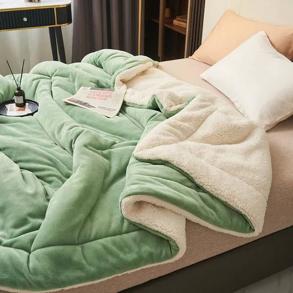 Cosycombe™ Plush Fleece Throw Blanket – Velvety Soft in 10 Colours