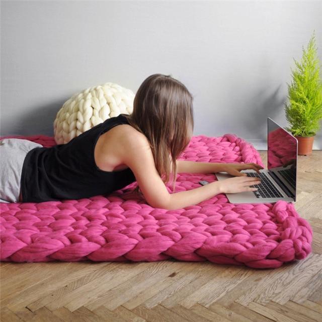 Cosycombe™ Handmade Chunky Knit Blanket with Soft Oversized Loops