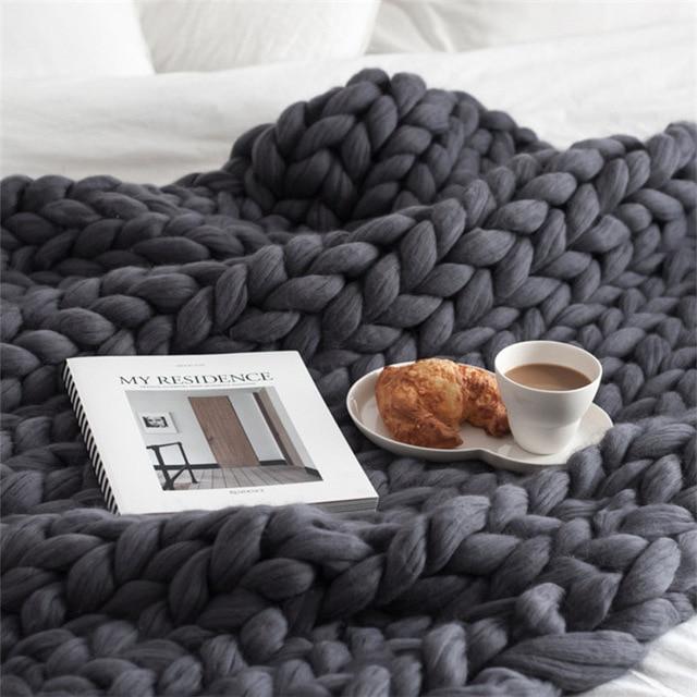 Cosycombe™ Handmade Chunky Knit Blanket with Soft Oversized Loops