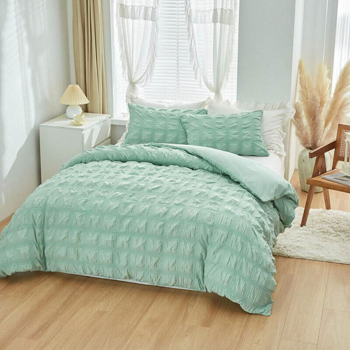 Cosycombe™ Lightweight Crinkle Blanket for Layering All Year Round