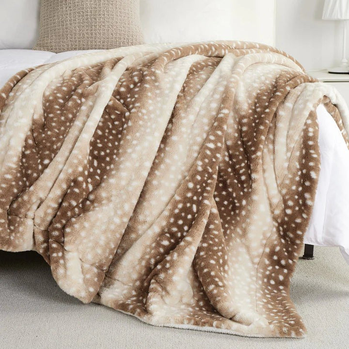 Cosycombe™ Reversible Plush Throw With Deer Motif for Cosy Evenings