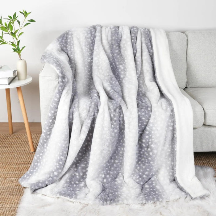 Cosycombe™ Reversible Plush Throw With Deer Motif for Cosy Evenings
